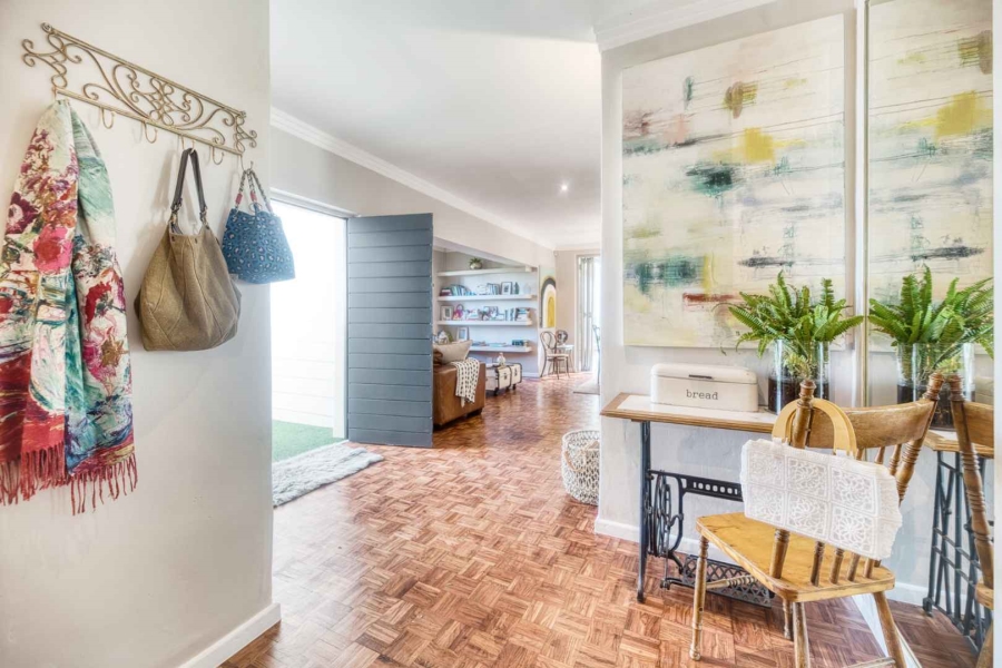 6 Bedroom Property for Sale in Northcliff Western Cape